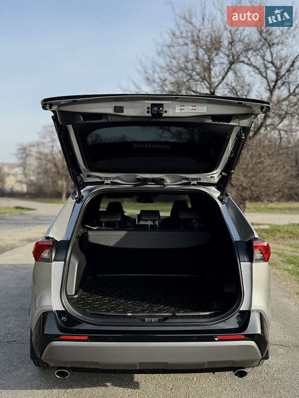 Внедорожник / Кроссовер Toyota RAV4 2019 в Днепре