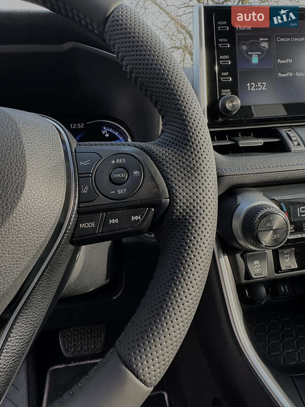 Внедорожник / Кроссовер Toyota RAV4 2019 в Днепре