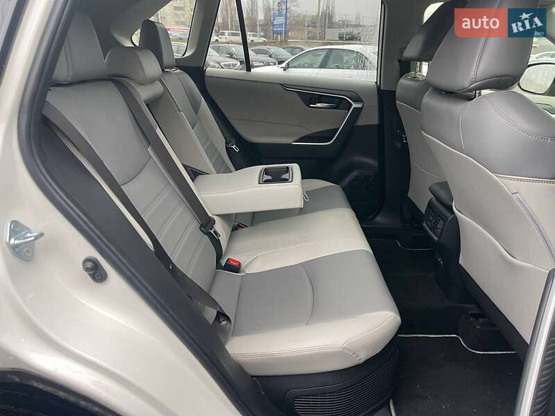 Внедорожник / Кроссовер Toyota RAV4 2022 в Киеве