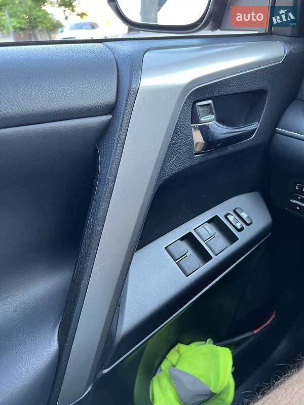 Внедорожник / Кроссовер Toyota RAV4 2016 в Киеве