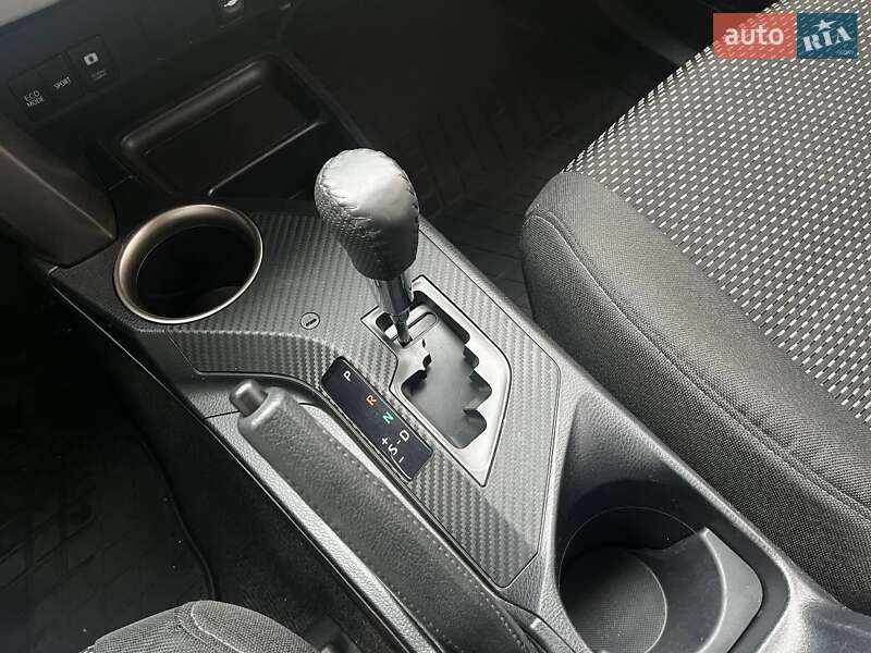 Внедорожник / Кроссовер Toyota RAV4 2015 в Днепре