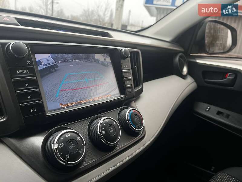 Внедорожник / Кроссовер Toyota RAV4 2015 в Днепре