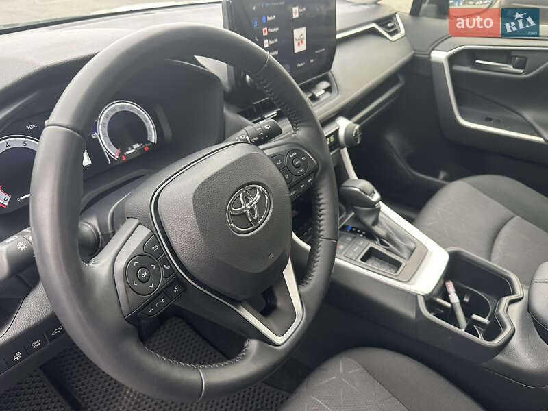 Позашляховик / Кросовер Toyota RAV4 2023 в Києві фото 50 Позашляховик / Кросовер Toyota RAV4 2023 в Києві