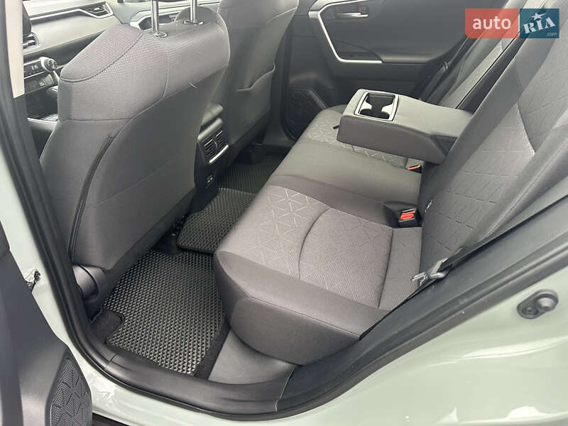 Позашляховик / Кросовер Toyota RAV4 2023 в Києві фото 69 Позашляховик / Кросовер Toyota RAV4 2023 в Києві