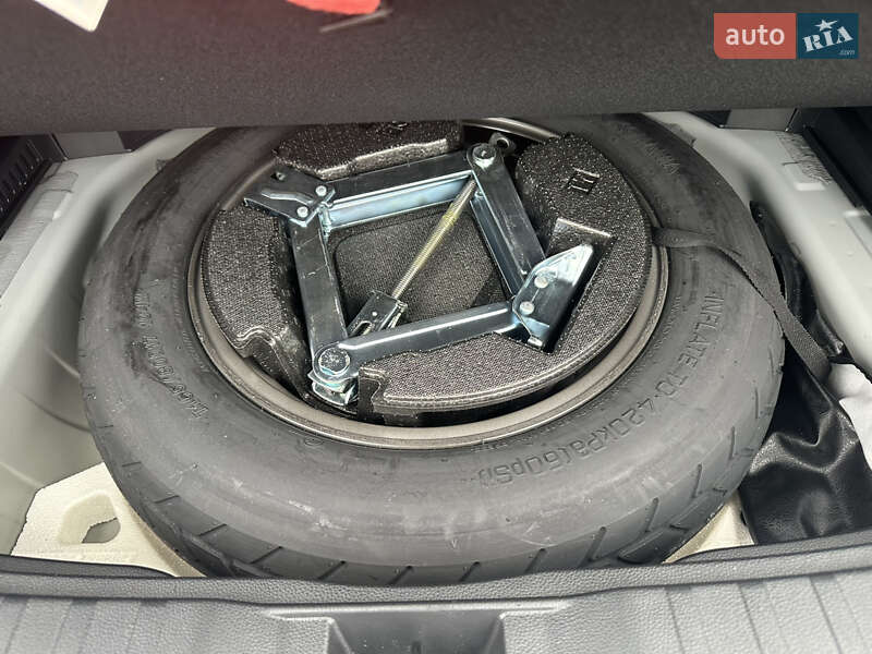 Позашляховик / Кросовер Toyota RAV4 2023 в Києві фото 72 Позашляховик / Кросовер Toyota RAV4 2023 в Києві