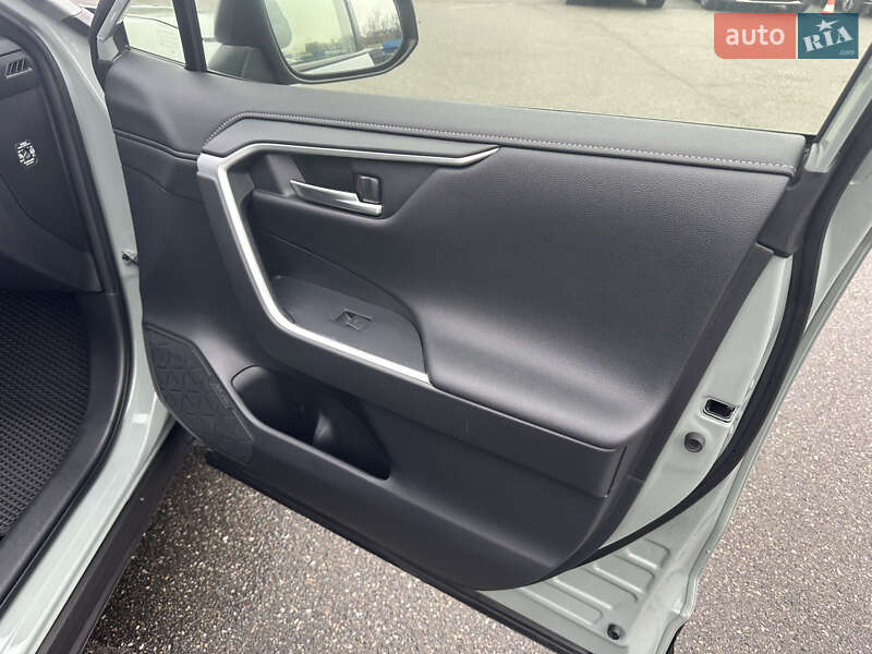 Позашляховик / Кросовер Toyota RAV4 2023 в Києві фото 76 Позашляховик / Кросовер Toyota RAV4 2023 в Києві