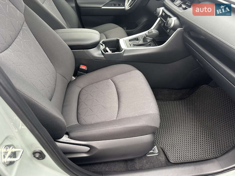 Позашляховик / Кросовер Toyota RAV4 2023 в Києві фото 77 Позашляховик / Кросовер Toyota RAV4 2023 в Києві