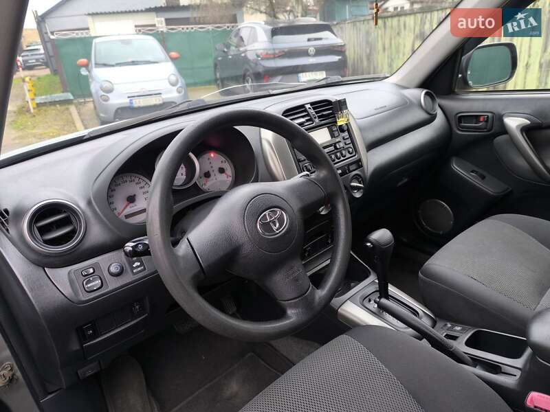Позашляховик / Кросовер Toyota RAV4 2003 в Києві