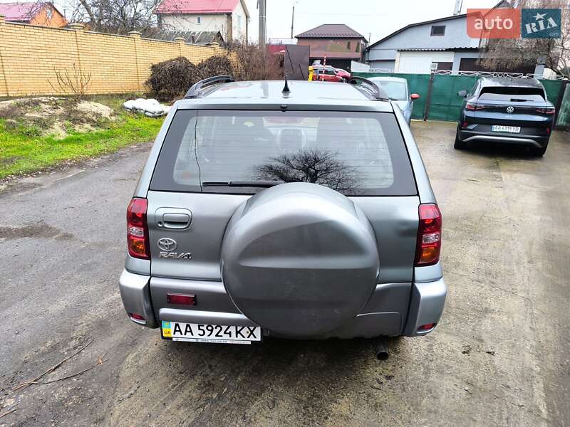 Позашляховик / Кросовер Toyota RAV4 2003 в Києві
