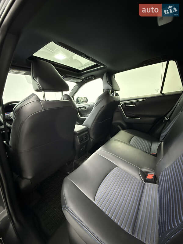 Позашляховик / Кросовер Toyota RAV4 2023 в Одесі