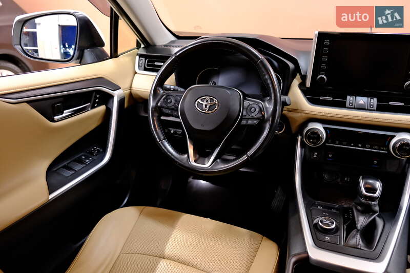 Позашляховик / Кросовер Toyota RAV4 2019 в Одесі