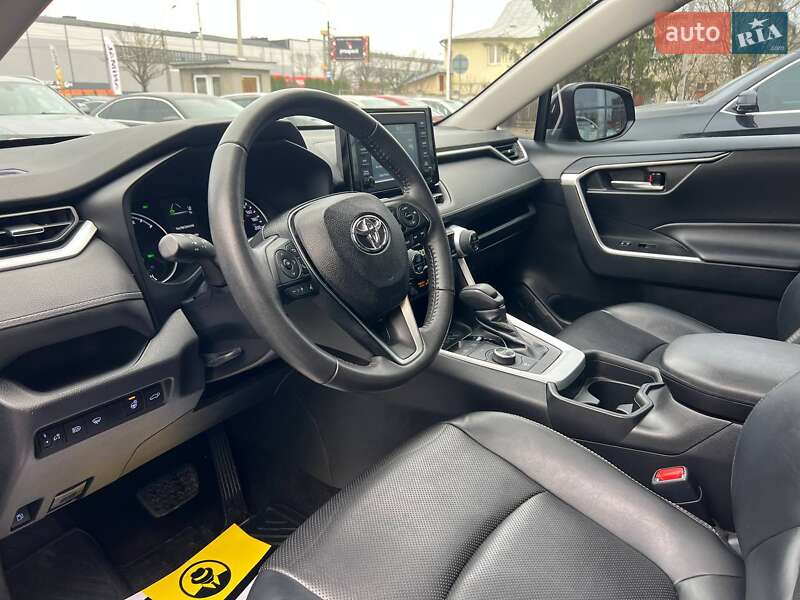 Внедорожник / Кроссовер Toyota RAV4 2021 в Ивано-Франковске