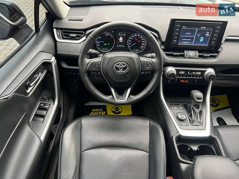 Внедорожник / Кроссовер Toyota RAV4 2021 в Ивано-Франковске
