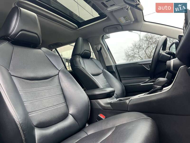 Внедорожник / Кроссовер Toyota RAV4 2021 в Ивано-Франковске