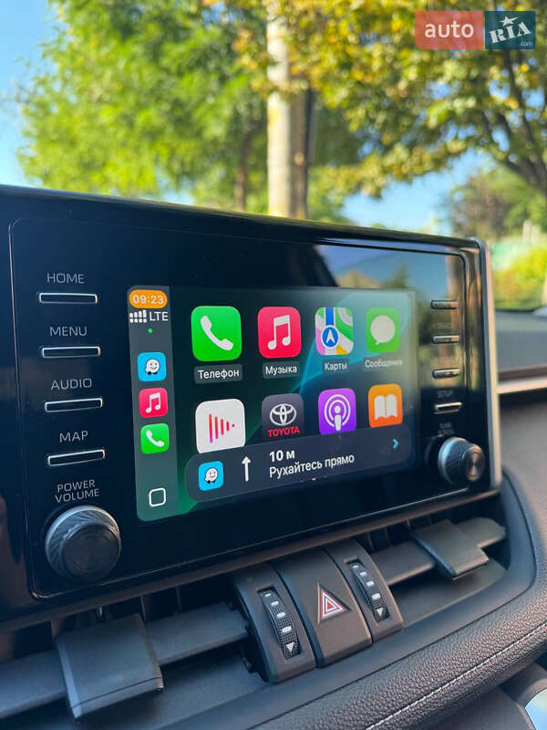 Позашляховик / Кросовер Toyota RAV4 2020 в Києві