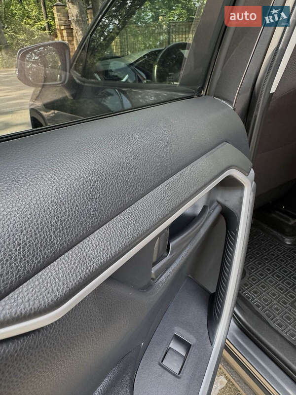 Позашляховик / Кросовер Toyota RAV4 2020 в Києві