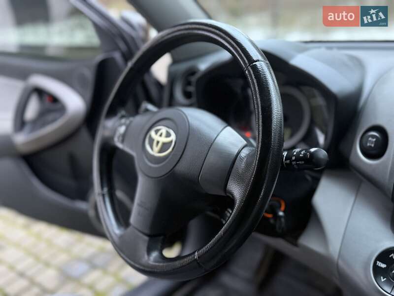 Позашляховик / Кросовер Toyota RAV4 2008 в Львові