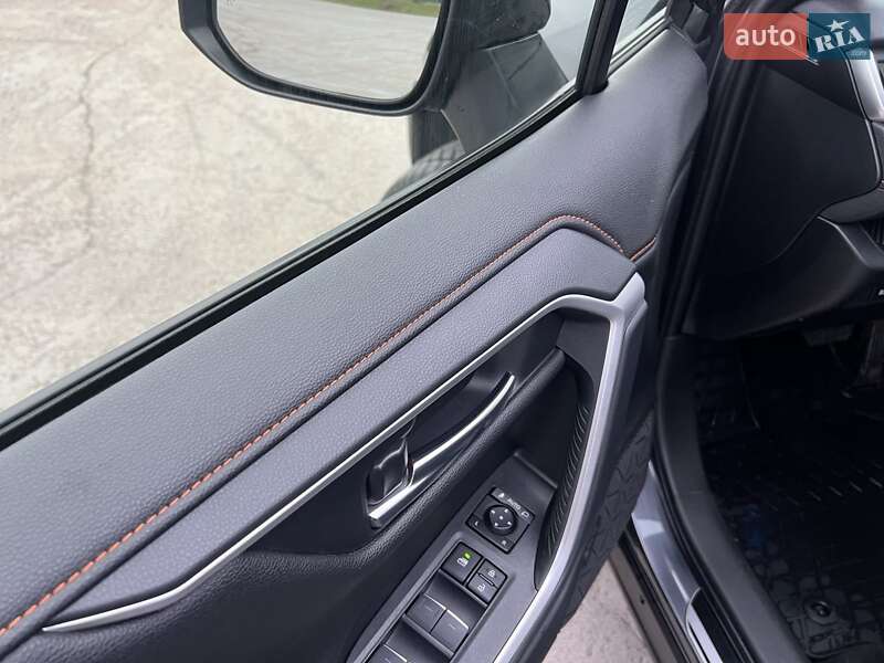 Позашляховик / Кросовер Toyota RAV4 2023 в Києві