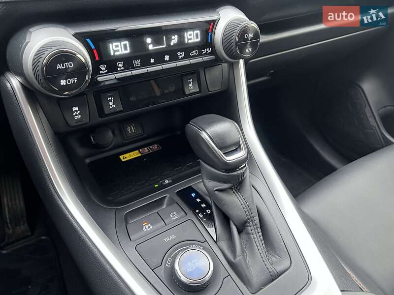 Позашляховик / Кросовер Toyota RAV4 2023 в Києві