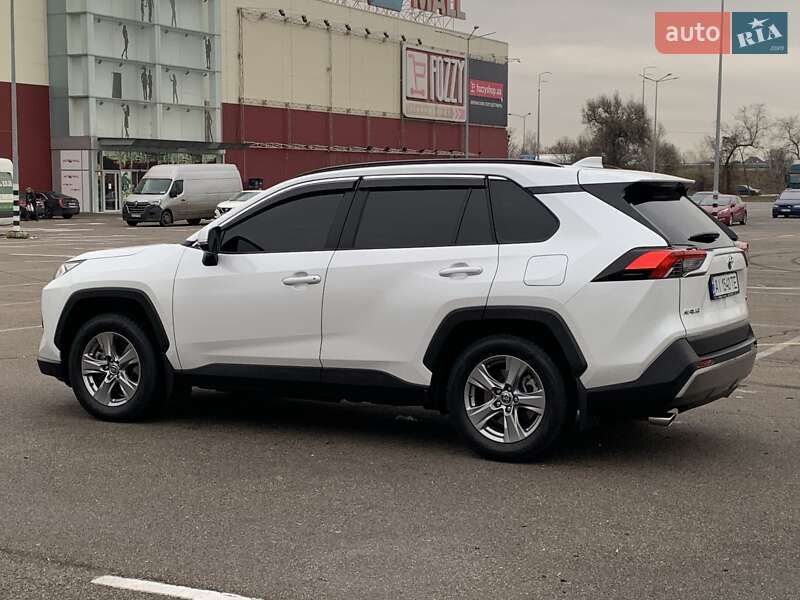 Позашляховик / Кросовер Toyota RAV4 2023 в Києві