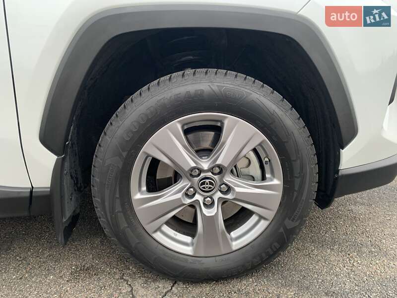 Позашляховик / Кросовер Toyota RAV4 2023 в Києві