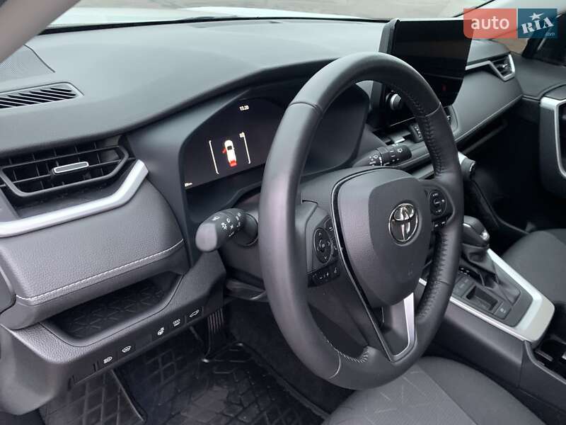 Позашляховик / Кросовер Toyota RAV4 2023 в Києві