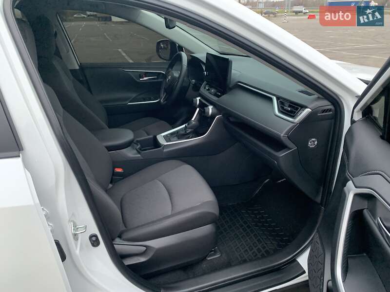 Позашляховик / Кросовер Toyota RAV4 2023 в Києві
