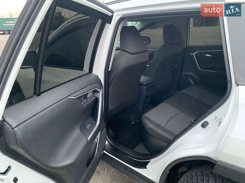 Позашляховик / Кросовер Toyota RAV4 2023 в Києві