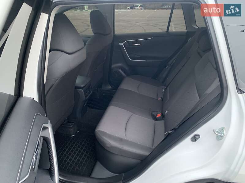 Позашляховик / Кросовер Toyota RAV4 2023 в Києві