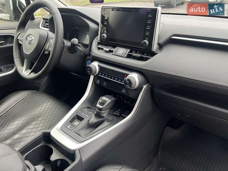 Позашляховик / Кросовер Toyota RAV4 2019 в Києві