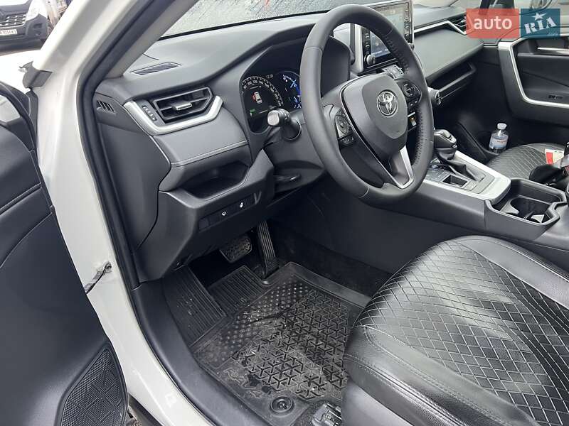 Позашляховик / Кросовер Toyota RAV4 2019 в Києві