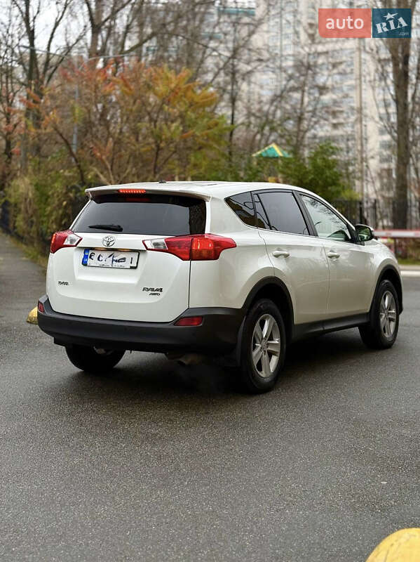 Позашляховик / Кросовер Toyota RAV4 2013 в Києві