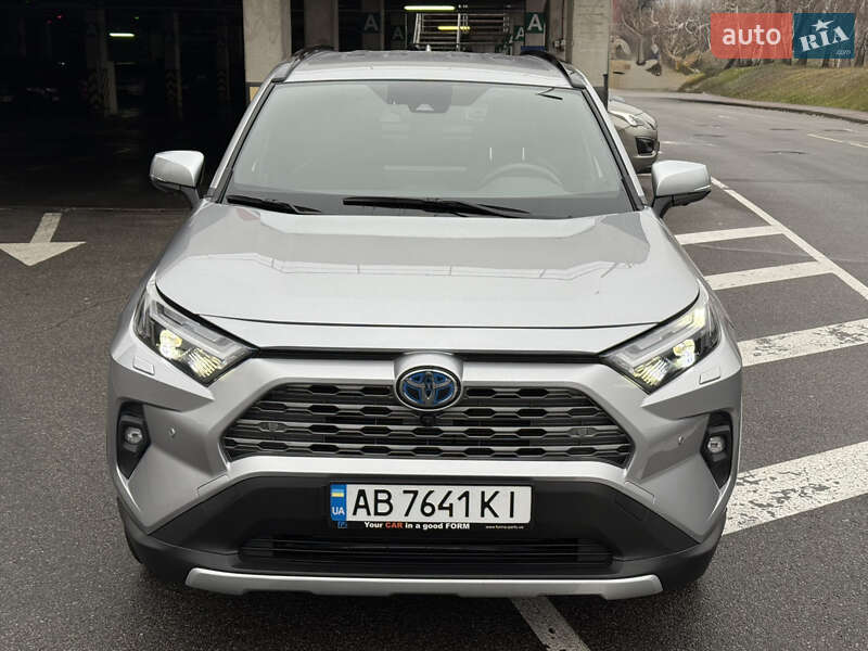Позашляховик / Кросовер Toyota RAV4 2024 в Києві