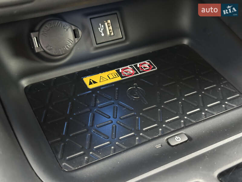 Позашляховик / Кросовер Toyota RAV4 2024 в Києві