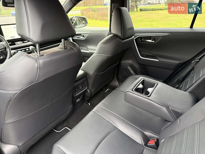 Позашляховик / Кросовер Toyota RAV4 2024 в Києві