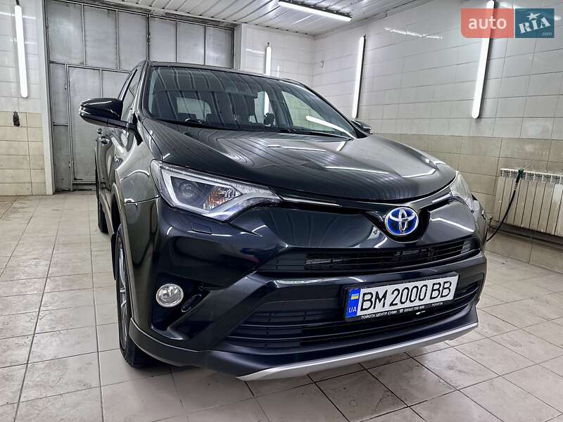 Позашляховик / Кросовер Toyota RAV4 2018 в Сумах