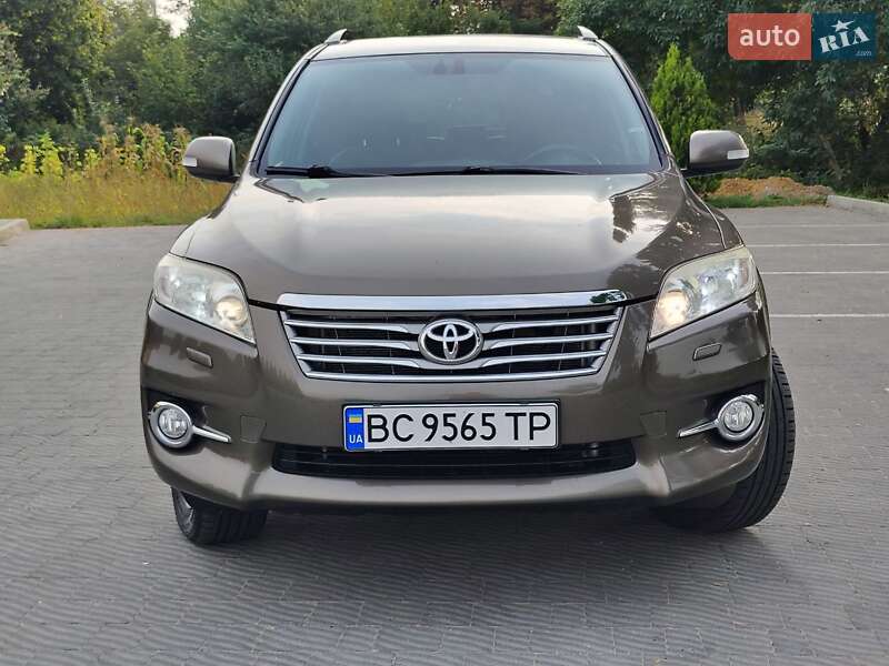 Внедорожник / Кроссовер Toyota RAV4 2010 в Львове