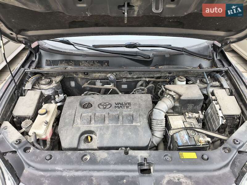 Внедорожник / Кроссовер Toyota RAV4 2012 в Софиевской Борщаговке