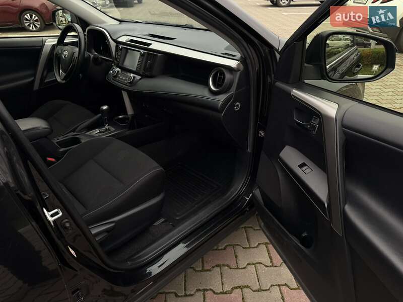 Внедорожник / Кроссовер Toyota RAV4 2017 в Одессе