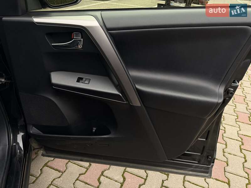 Внедорожник / Кроссовер Toyota RAV4 2017 в Одессе