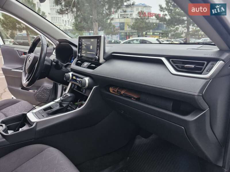 Внедорожник / Кроссовер Toyota RAV4 2020 в Одессе