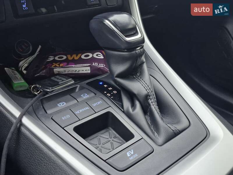 Внедорожник / Кроссовер Toyota RAV4 2020 в Одессе