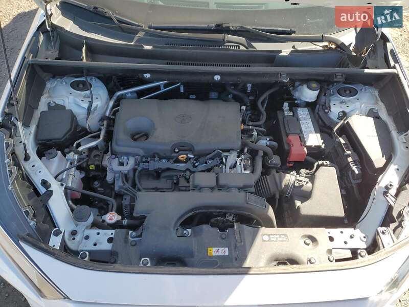 Внедорожник / Кроссовер Toyota RAV4 2019 в Львове