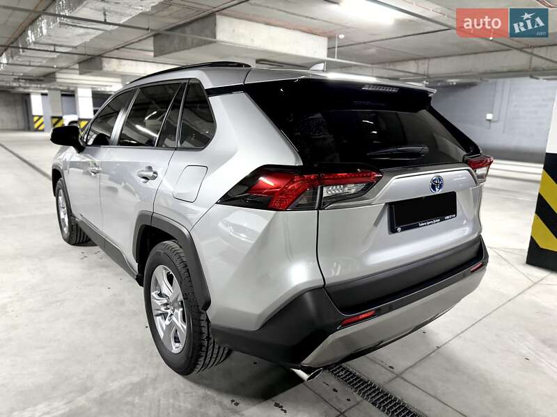 Внедорожник / Кроссовер Toyota RAV4 2025 в Днепре