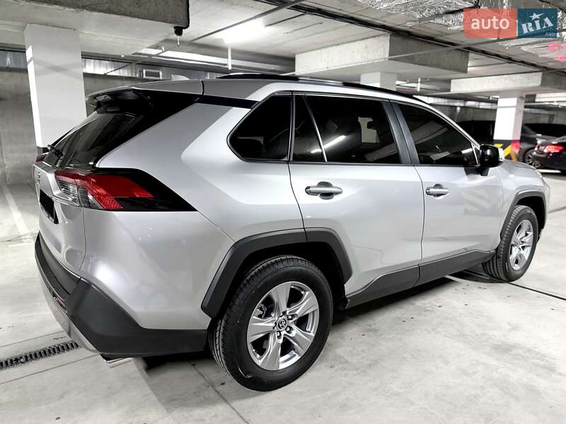 Внедорожник / Кроссовер Toyota RAV4 2025 в Днепре