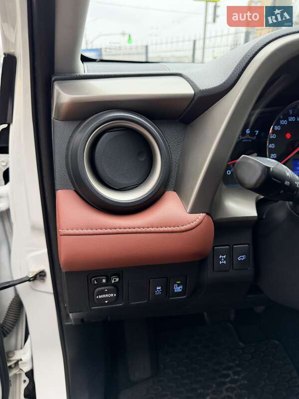 Внедорожник / Кроссовер Toyota RAV4 2014 в Белой Церкви