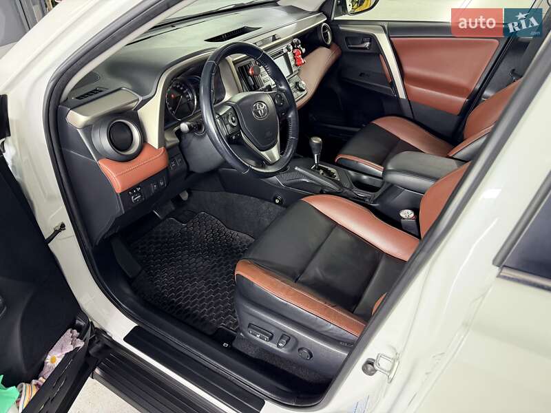 Внедорожник / Кроссовер Toyota RAV4 2014 в Белой Церкви