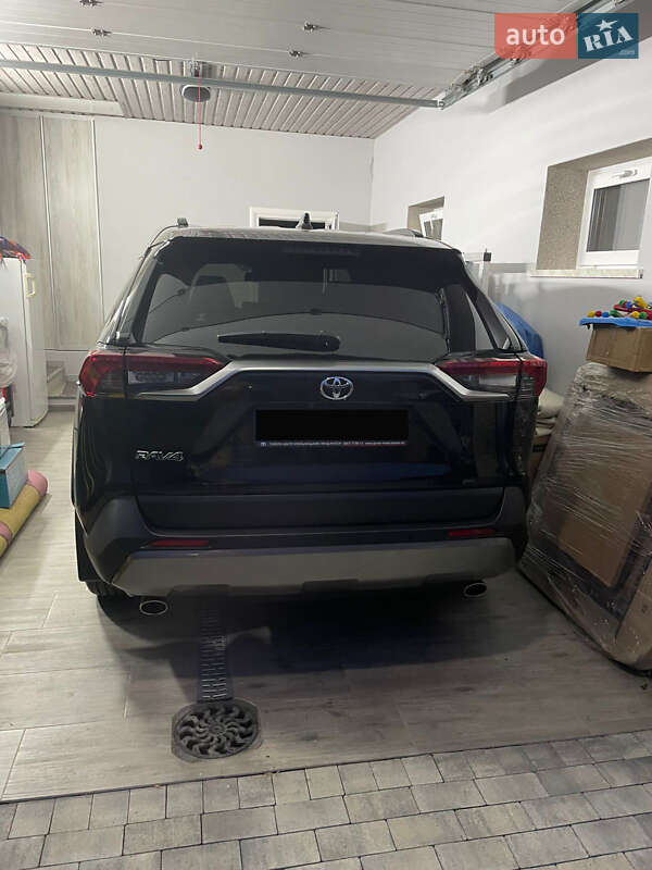 Внедорожник / Кроссовер Toyota RAV4 2023 в Виннице
