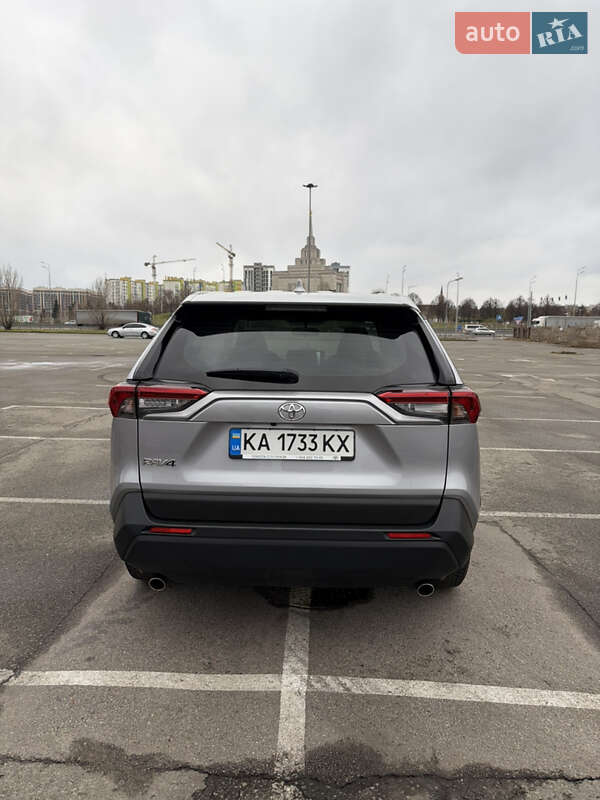 Внедорожник / Кроссовер Toyota RAV4 2023 в Киеве