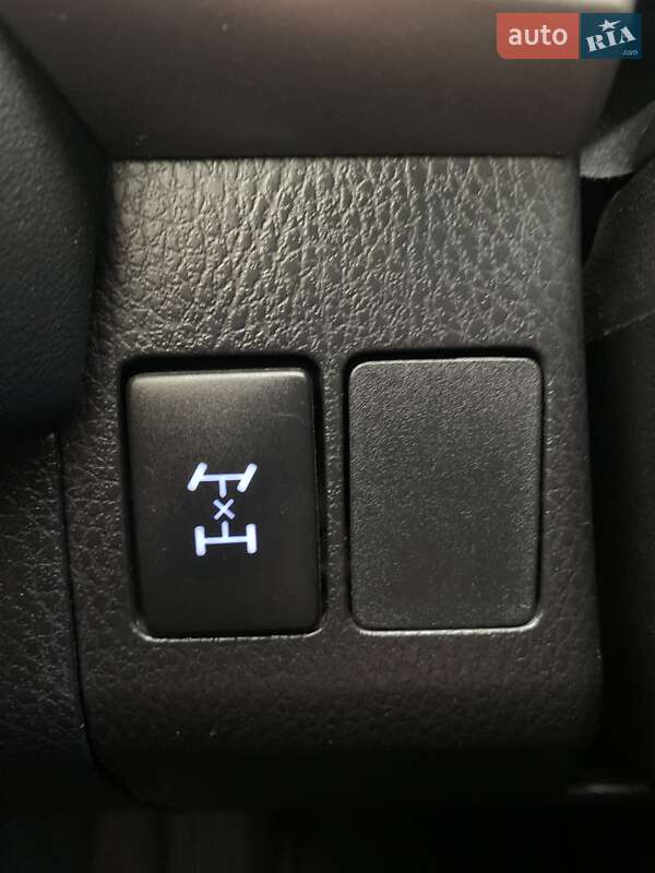 Позашляховик / Кросовер Toyota RAV4 2016 в Києві фото 37 Позашляховик / Кросовер Toyota RAV4 2016 в Києві